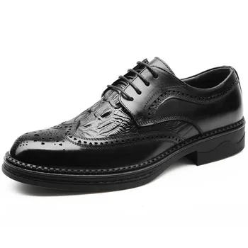 Novo 2023 Moške usnjene čevlje nov vzorec krokodil man lakasto usnje poslovne čevlji toe nasveti moških obleko čevlje velikih velikosti 38-44