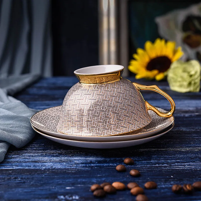 Visoko Kakovostnega Porcelana Skodelice Kave Letnik Keramični In Krožniki Nastavite Kitajski Čaj Pokal Drinkware Za